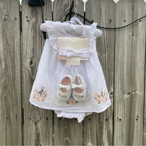 Infant Girl Easter Dress Set – White Lace Trim, Floral Embroidery